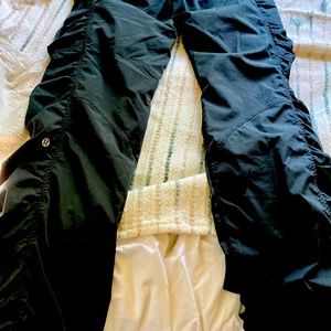 Lululemon pants size 4